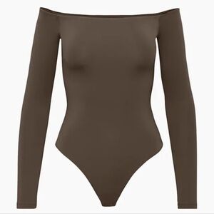 Aritzia Babaton contour Brown Off-Shoulder Bodysuit